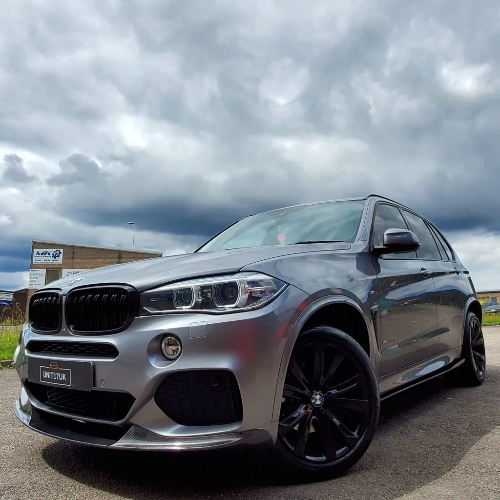 BMW F15 X5 M Sport 2013-2018 Carbon Fiber 3pc Front Splitter — image 8 of 9