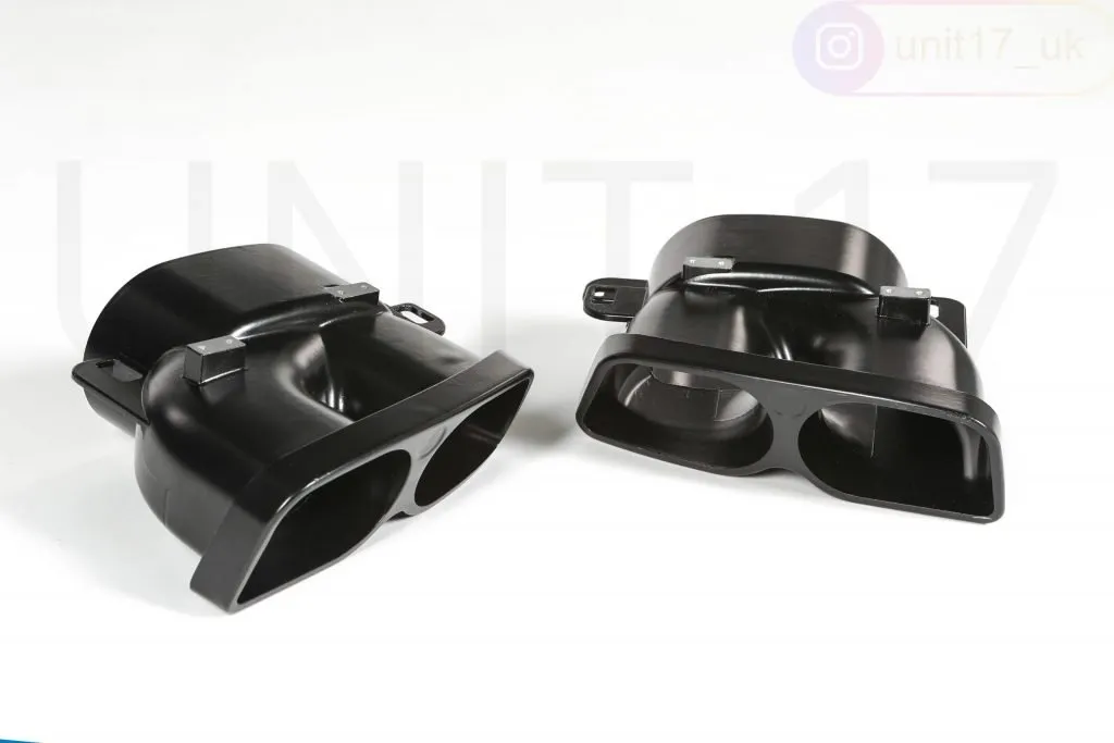 Mercedes C63 AMG Saloon W205 2015-2021 Carbon Fiber Rear Diffuser With F1 Style LED Light With Exhaust Tips — image 2 of 3