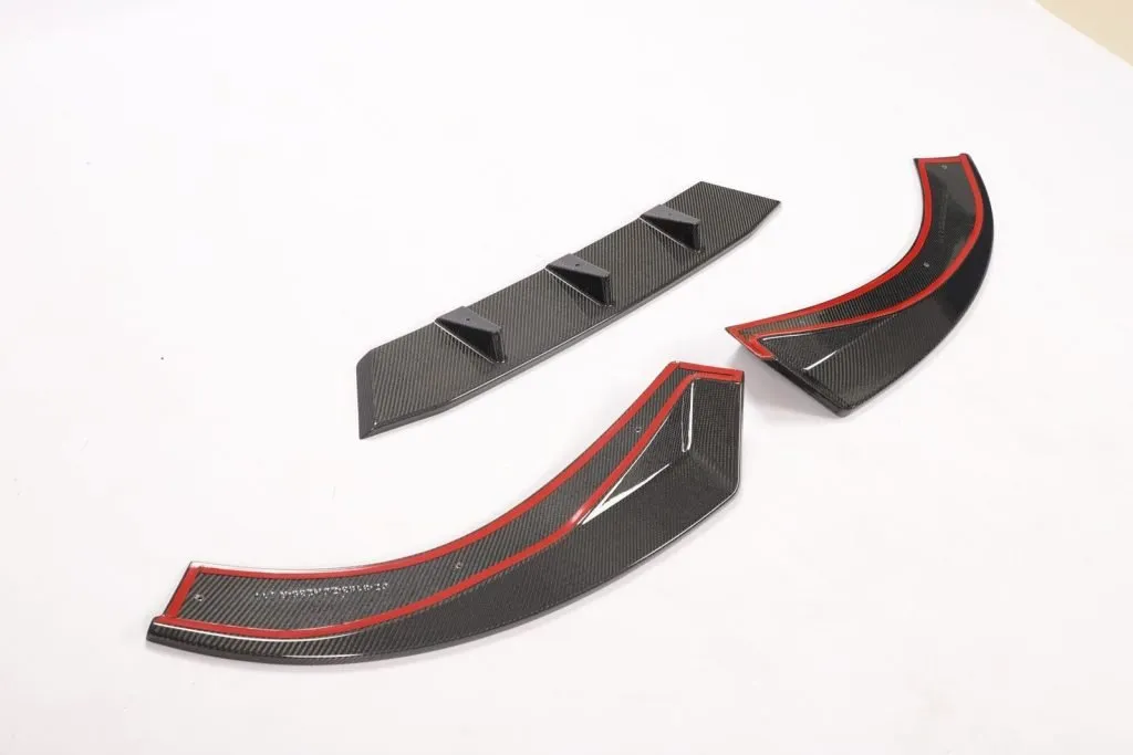 Audi Q7 SQ7 4M Carbon Fiber Front Splitter by Unit 17 — image 7 of 8