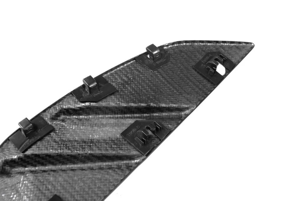 BMW G82/G83 M4 M Performance Style Dry Carbon Fiber Fender Air Breather Set Pre Preg Fender/wing (Replacement) — image 15 of 16