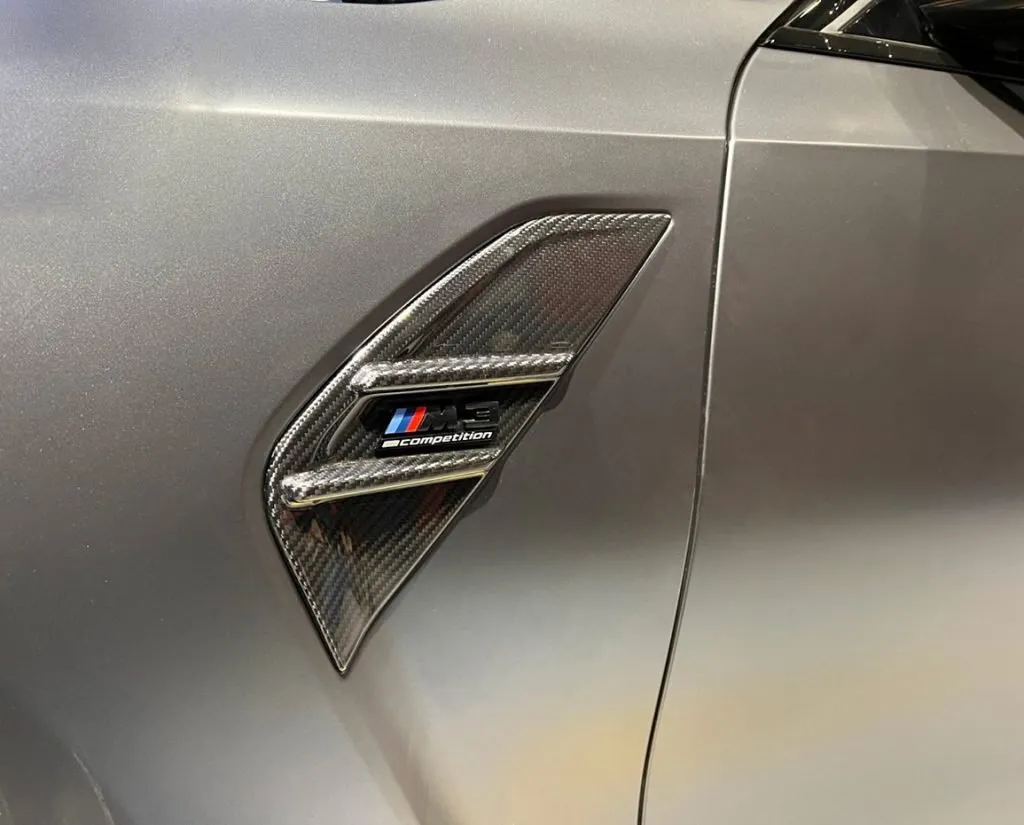 BMW G82/G83 M4 M Performance Style Dry Carbon Fiber Fender Air Breather Set Pre Preg Fender/wing (Replacement) — image 4 of 16
