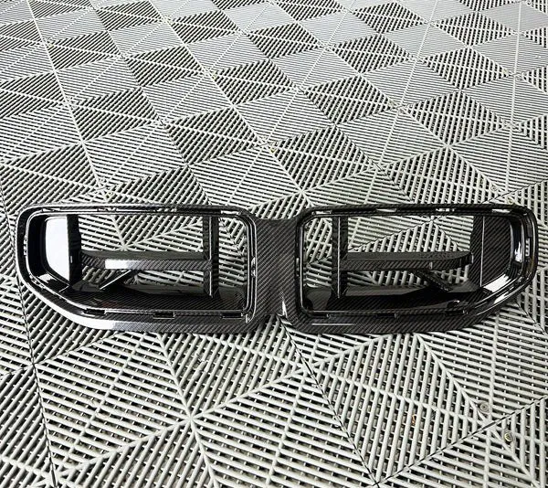 BMW G87 M2 CS Style Prepreg Dry Carbon Fiber Front Grille – Gloss Finish — image 4 of 6