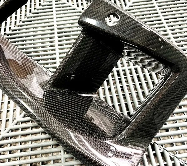 BMW G87 M2 OEM Prepreg dry Carbon Fiber Lower Center Grille Valance – Front Bumper Trim (2023+) — image 3 of 5