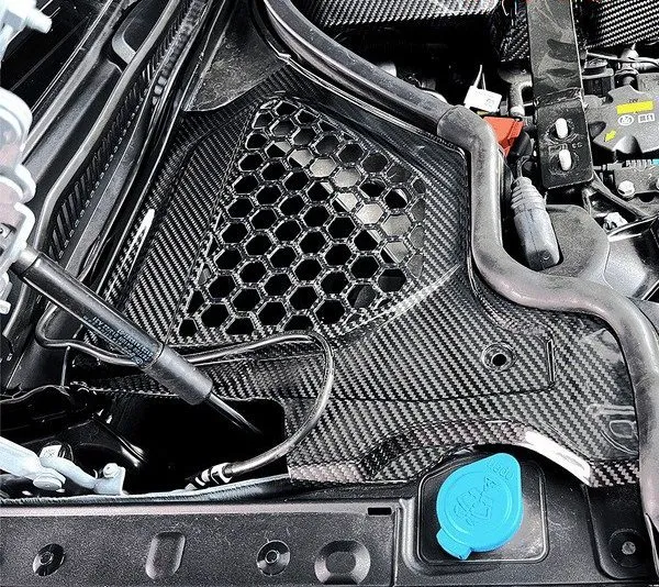 BMW G80/G81/G82/G83/G87 Prepreg Dry Carbon Fiber Top Grill ( cowls) LHD — image 4 of 4