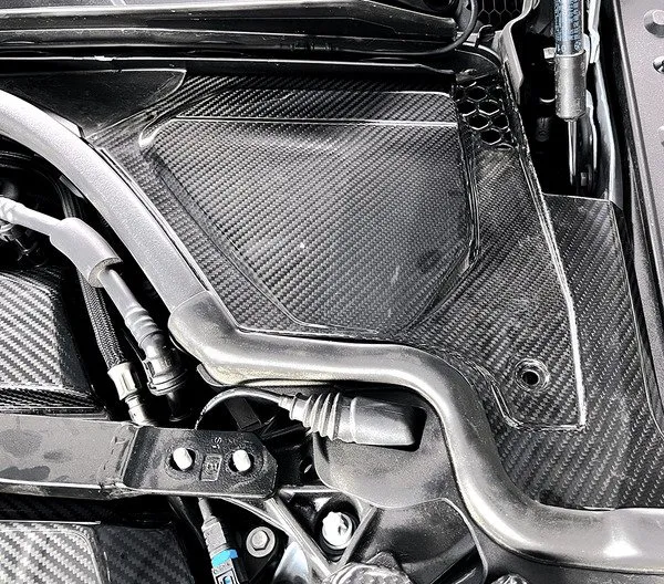 BMW G80/G81/G82/G83/G87 Prepreg Dry Carbon Fiber Top Grill ( cowls) LHD — image 3 of 4