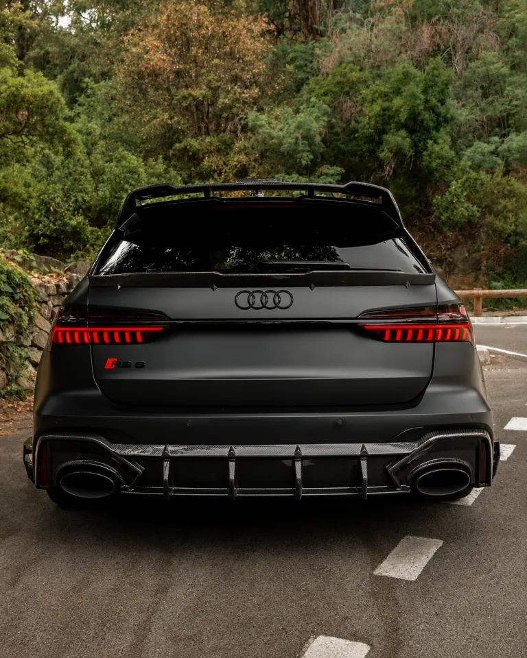 AUDI RS6 C8 AVANT CARBON FIBER DIFFUSER