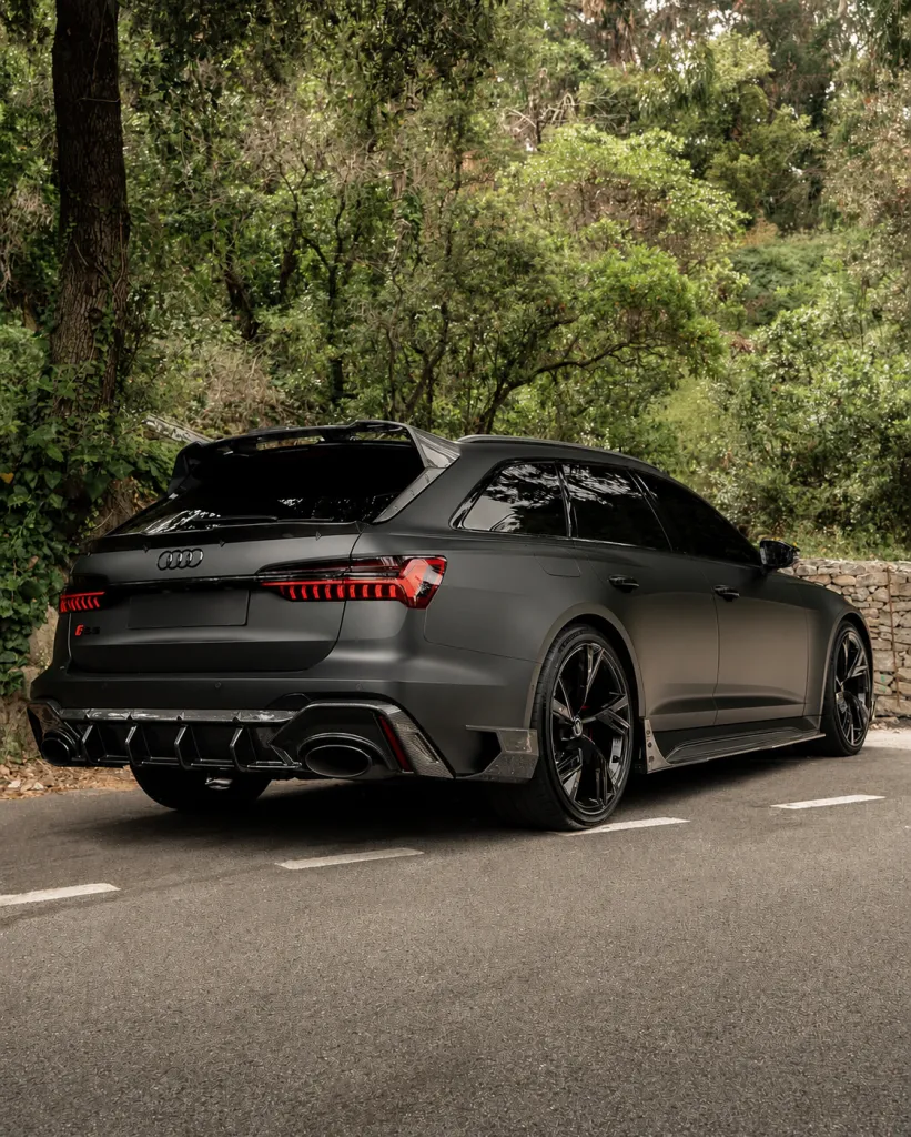 AUDI RS6 C8 AVANT FULL CARBON FIBER KIT — image 3 of 19