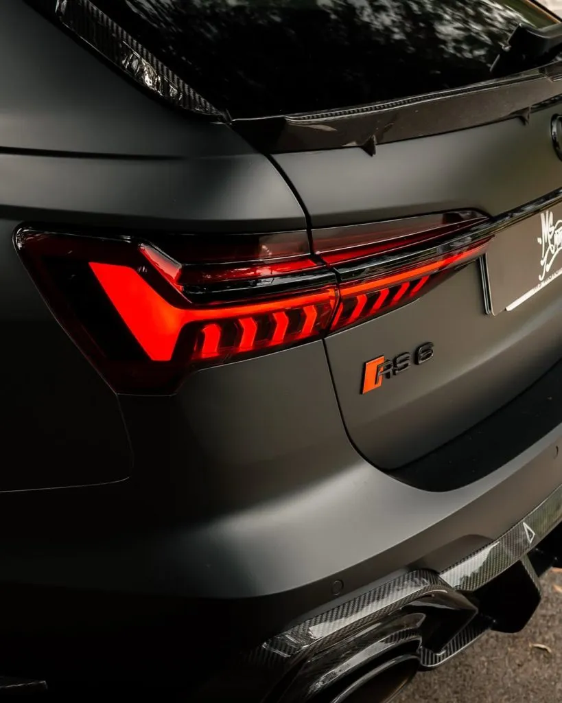 AUDI RS6 C8 AVANT FULL CARBON FIBER KIT — image 6 of 19