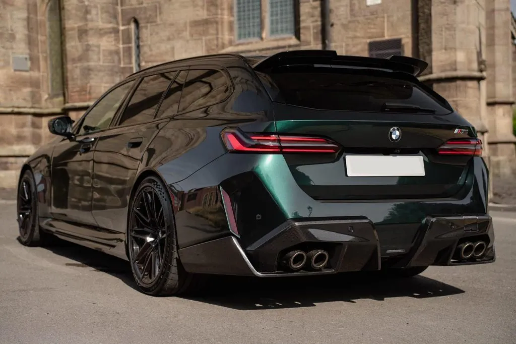 BMW G99 M5 TOURING V STYLE CARBON FIBER SPOILER — image 2 of 6