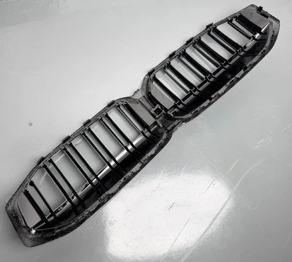 BMW G20 LCI 3 series Carbon Fiber Front Grill — image 4 of 4
