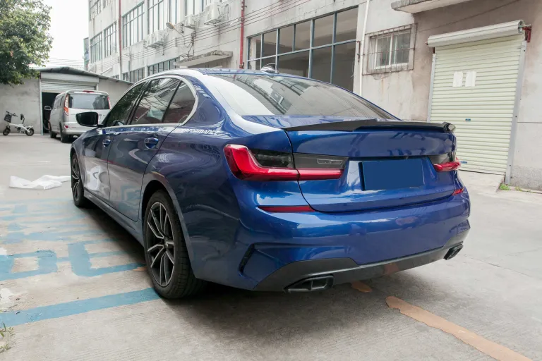G80 M4 style dry carbon spoiler – another view