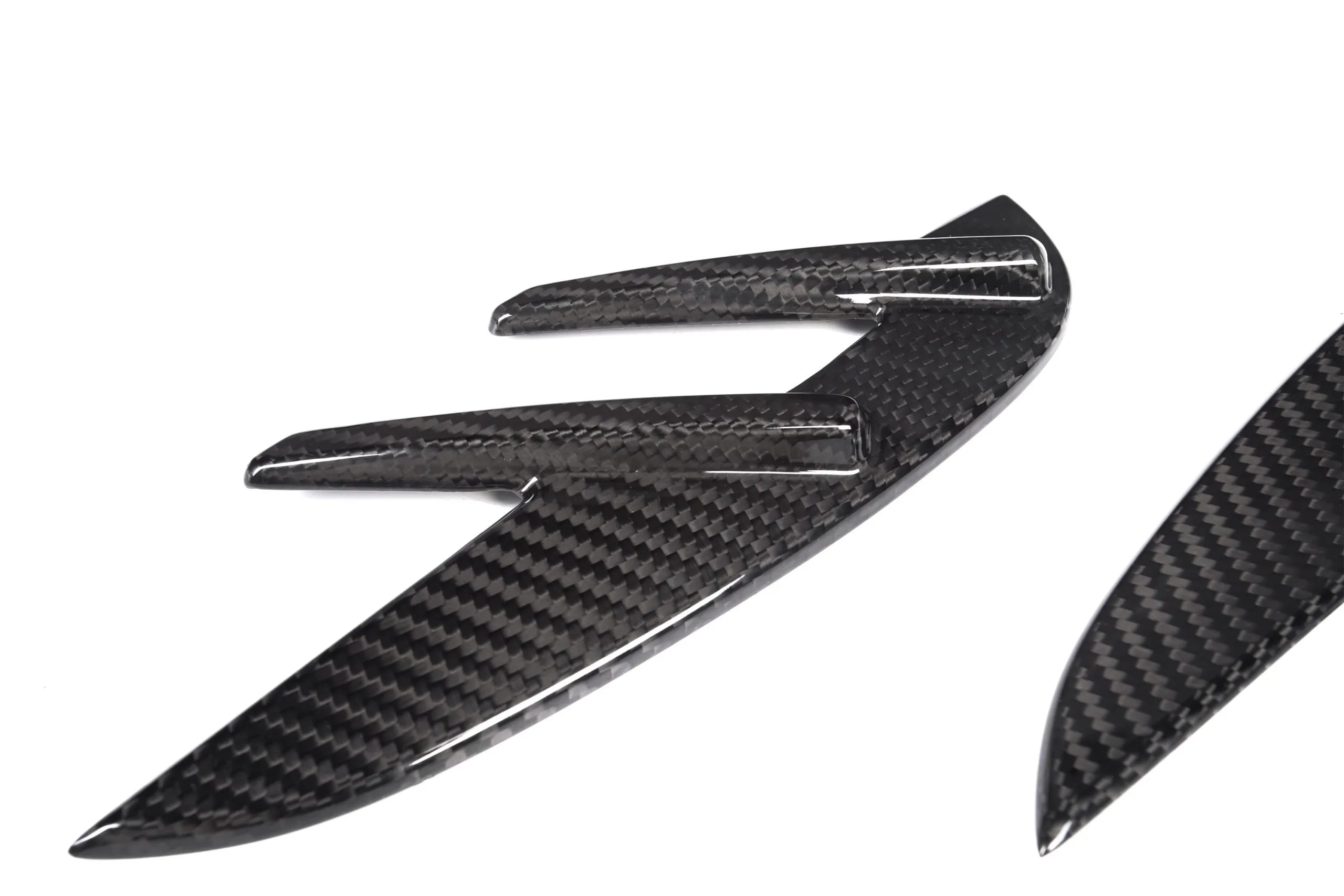G82 OEM Style Sticky Dry Carbon Side Fender - Image 12