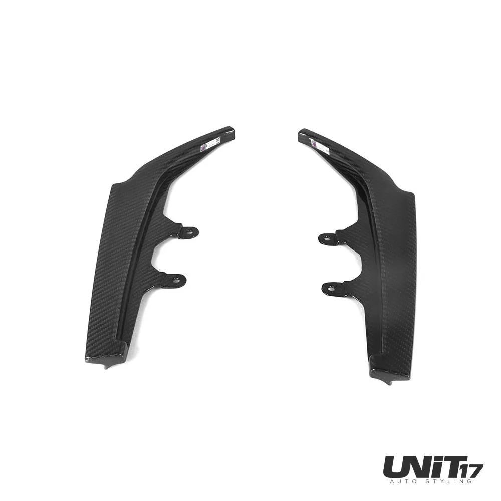 Rear spats arranged vertically with mounting tabs facing inward